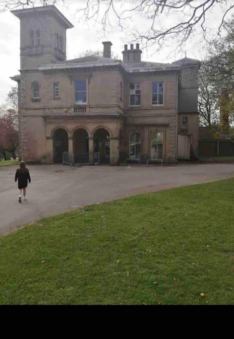 Hidden Gem !Stunning 3 Bedroom Home In Sheffield Handsworth Bagian luar foto