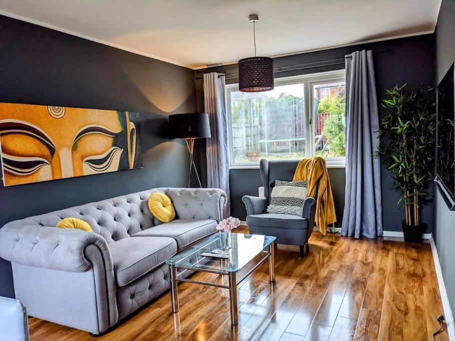 Hidden Gem !Stunning 3 Bedroom Home In Sheffield Handsworth Bagian luar foto